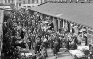 Market-Warsaw-Ghetto-1941